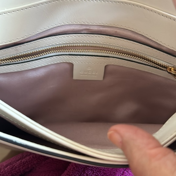 Gucci crossbody handbag with two compartments inside - Picture 7 of 8